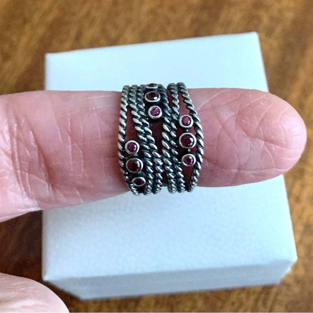 Pandora hidden romance ring in size 6